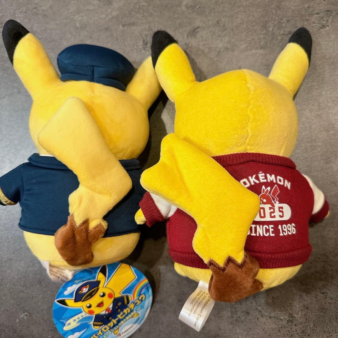 パイロットピカチュウ　カレッジピカチュウ ぬいぐるみ