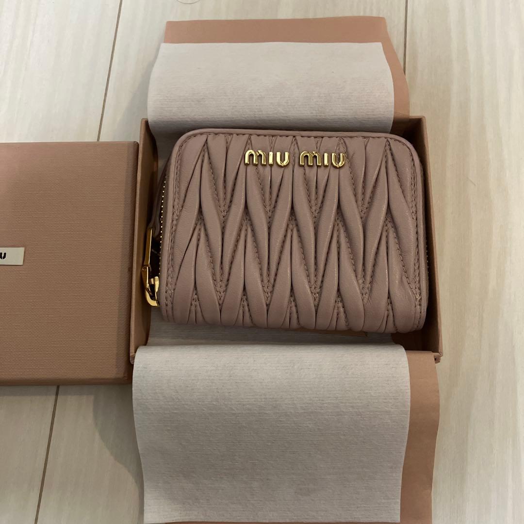 ⭐️未使用級⭐️ MIU MIU マテラッセ　コンパクトウォレット　ゴールド金具
