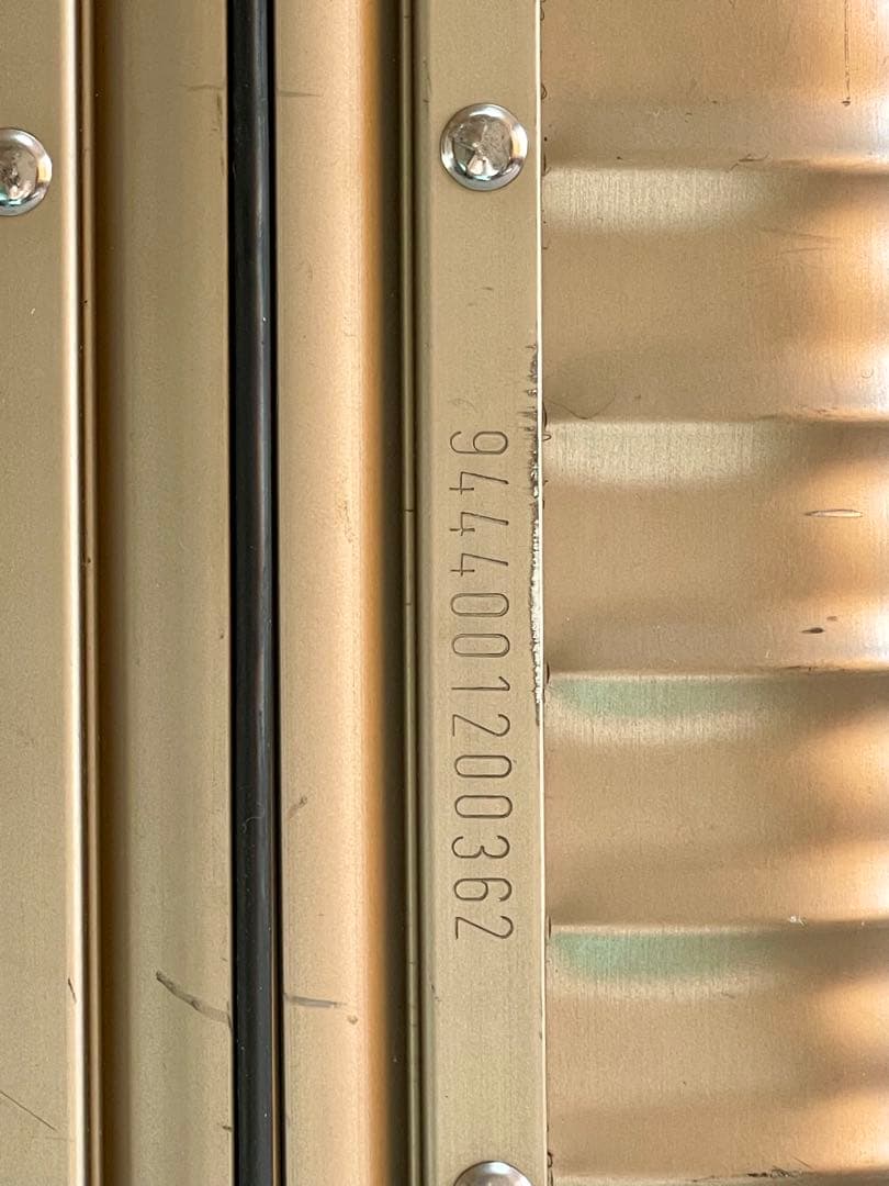 I*O様 リモワ RIMOWA トパーズチタニウム ビジネストロリー 28L 廃