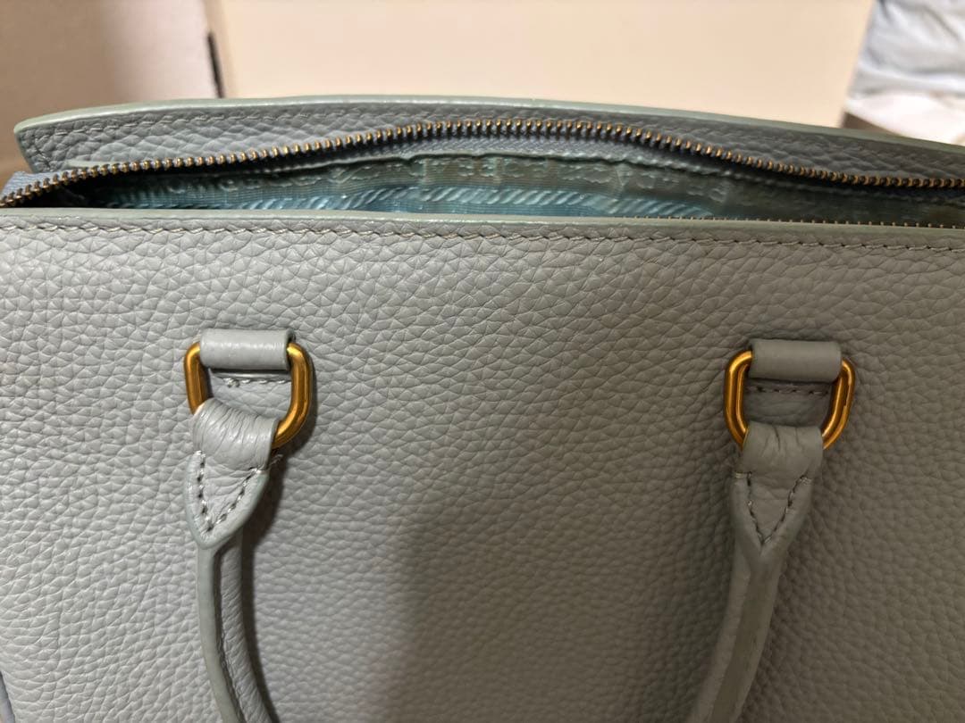 PRADA ライトグレー ハンドバッグ