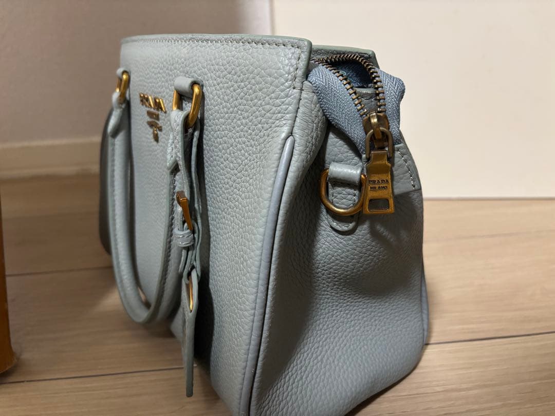 PRADA ライトグレー ハンドバッグ
