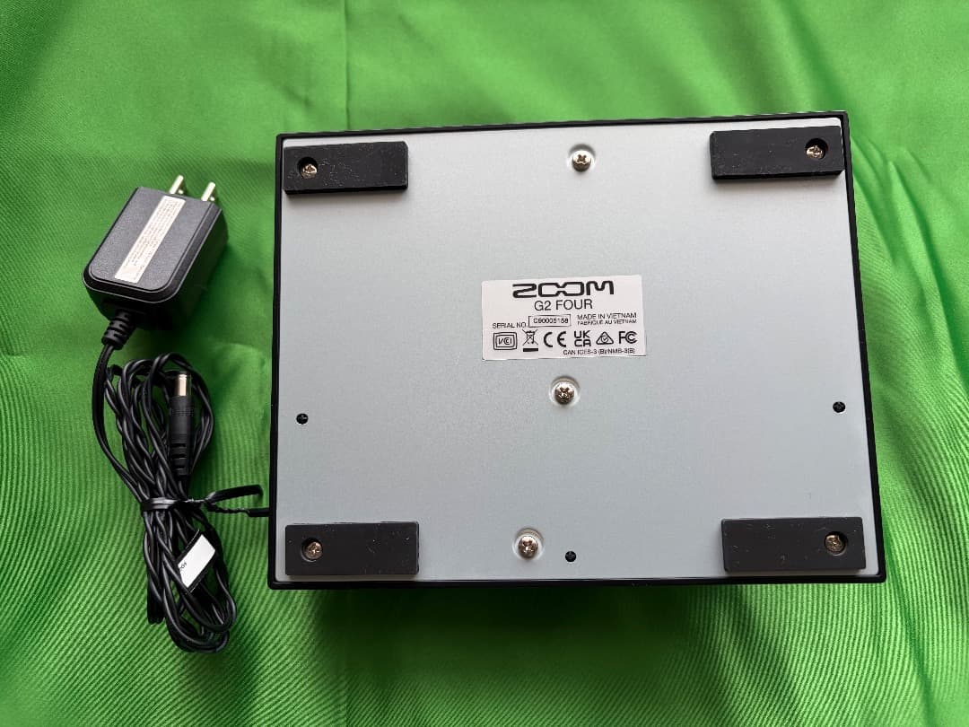 Zoom G2 Four ギターエフェクター