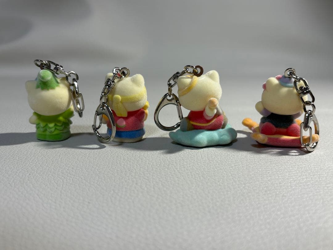 ハローキティ フロッキーキーホルダー4種セット