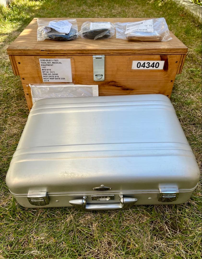 米軍放出未使用品 希少品 ゼロハリケース入り ビンテージ整備ツールキット木箱付き