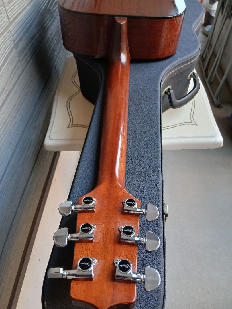 Takamine アコースティックギター(HC/ PU付)