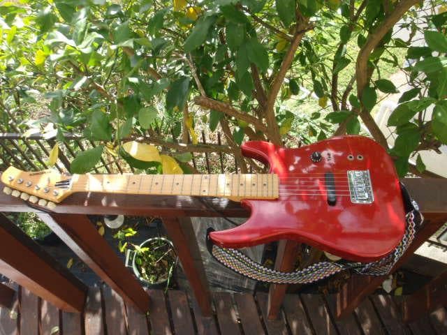 SYNSONICS エレキギター　スピーカー内蔵　よく鳴る