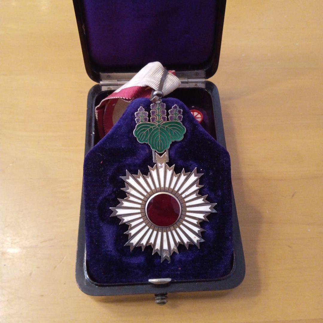 【激レア 美品】明治勲章 初期型 勲三等旭日中綬章 ボタン型 勲章 褒章 完品