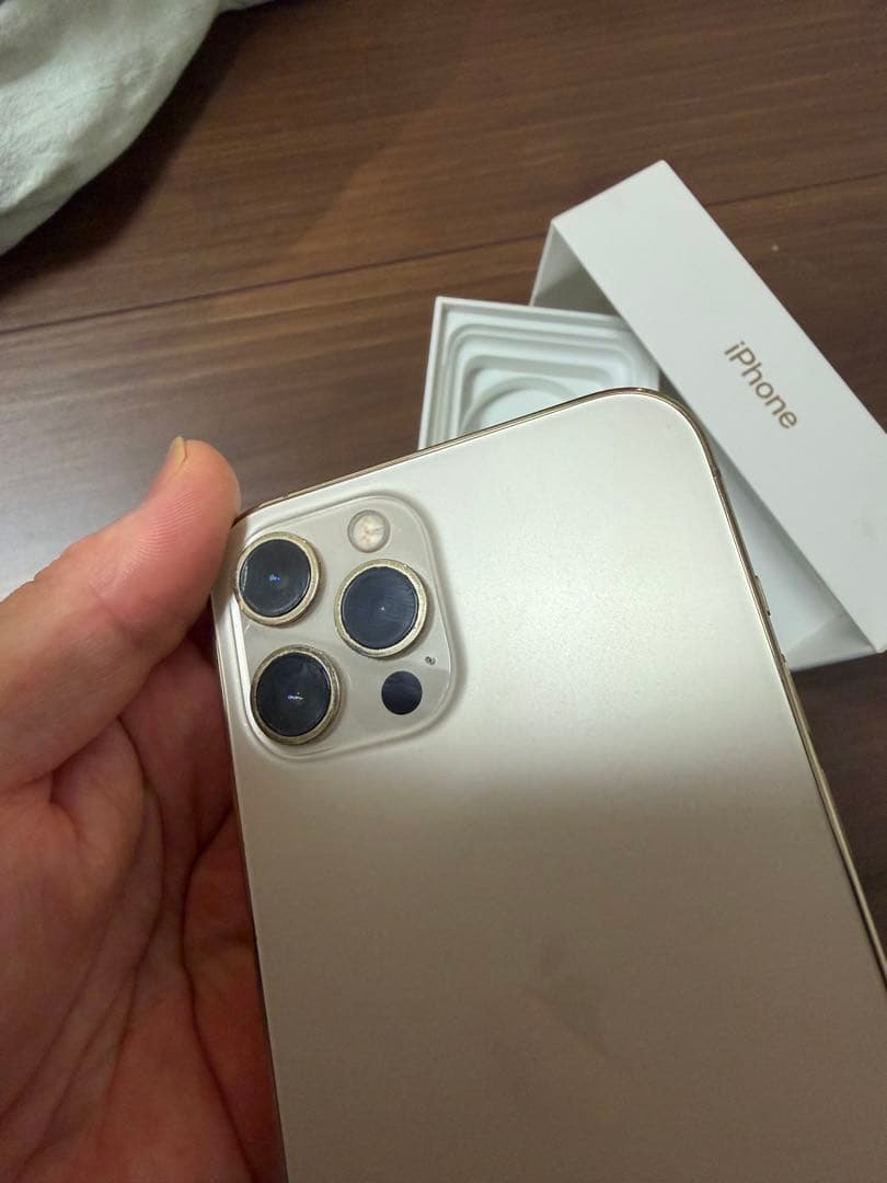 iPhone 12 Promaxゴールド本体　木村様のみ購入可能