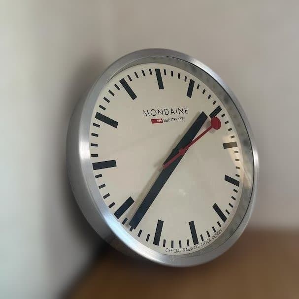 モンディーン MONDAINE 掛け時計 ウォールクロック 25cm