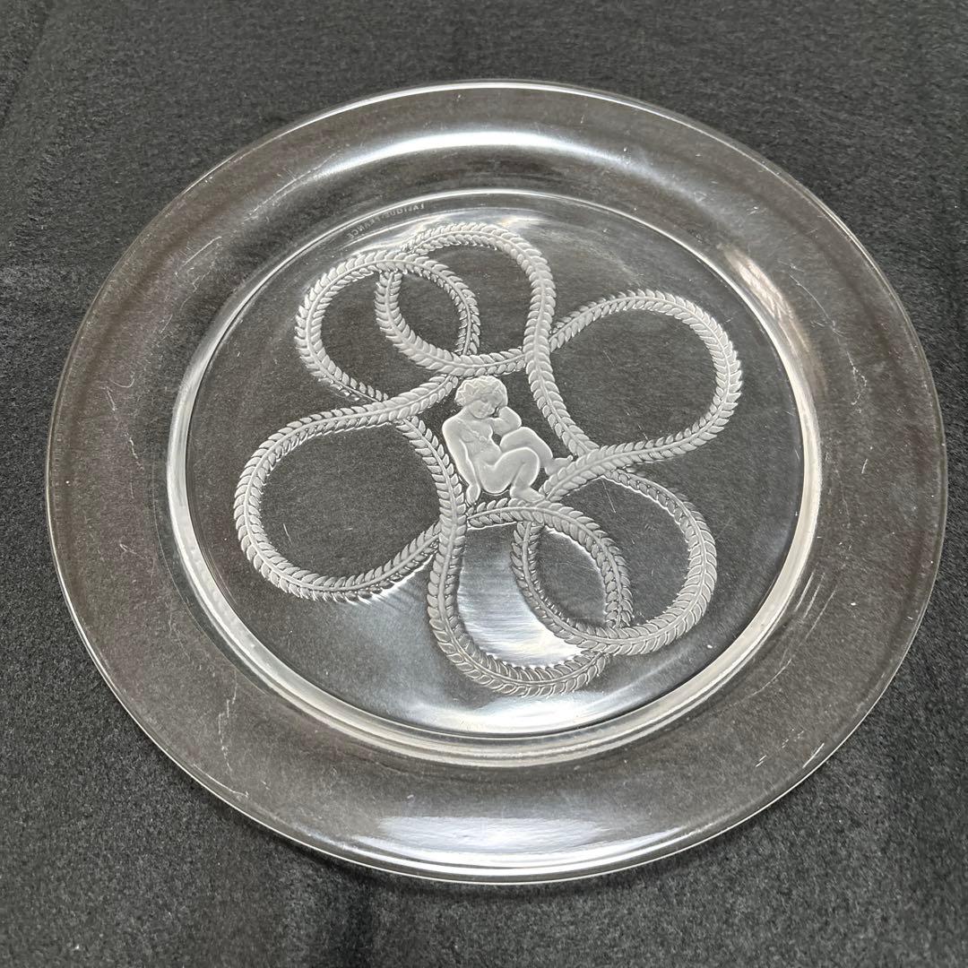 ラリック プレート