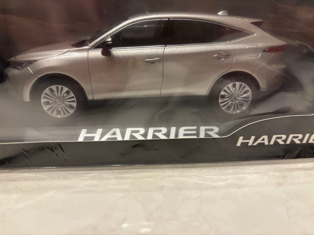 【希少美品】ハリアー80 ミニカー スティールブロンドメタリック