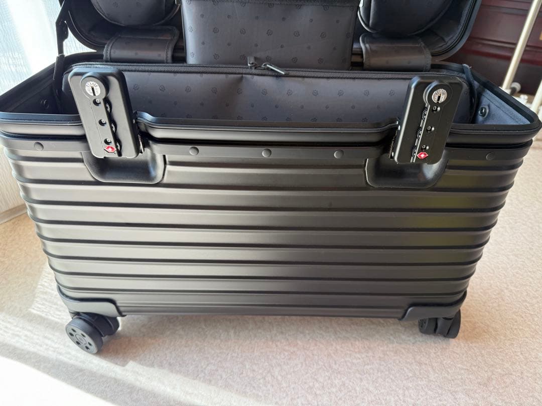 RIMOWA ORIGINAL PILOT リモワパイロット　ブラック