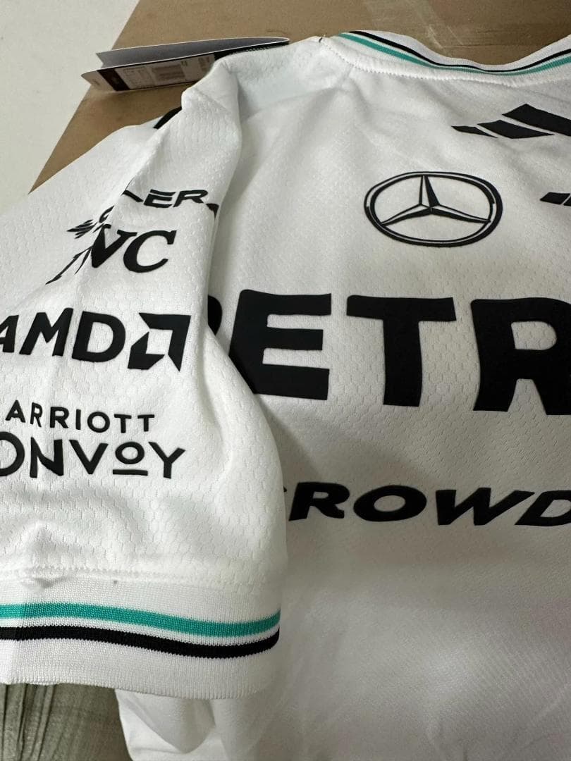 2025 AMG ペトロナス F1 チーム 半袖 T シャツ