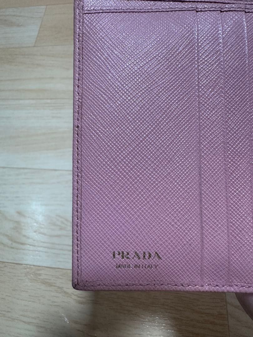 PRADA 二つ折り財布 レザーピンク