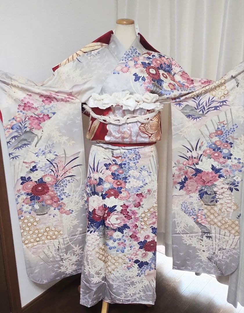 成人式正絹振袖フルセット　シルバー　豪華　華やか　清楚　上品　お嬢様