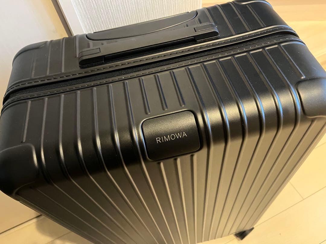 リモワ　キャリーケース　新品未使用　スーツケース