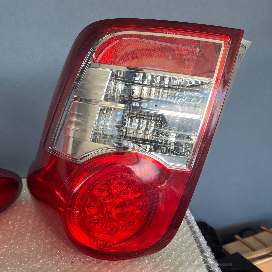 右側のみ　トヨタ カローラフィールダー141純正後期KOITO 13-100