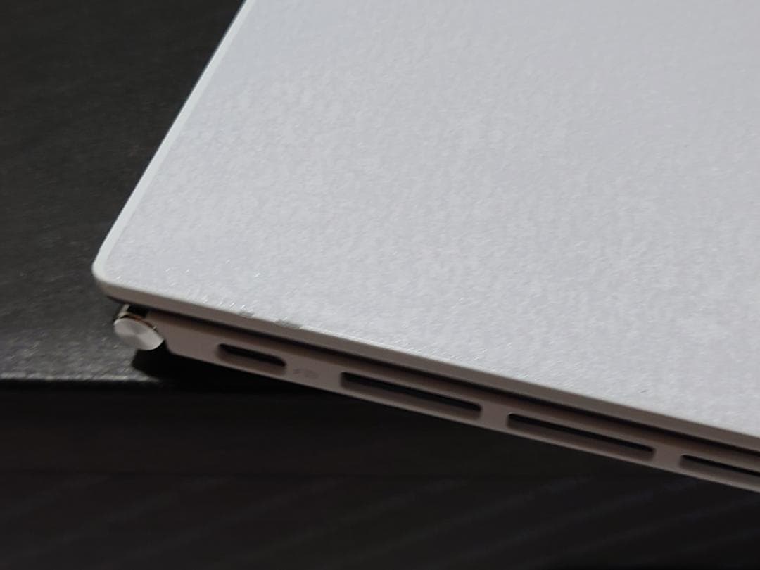 ASUS Zenbook S 13 OLED 13.3型 リファインドホワイト