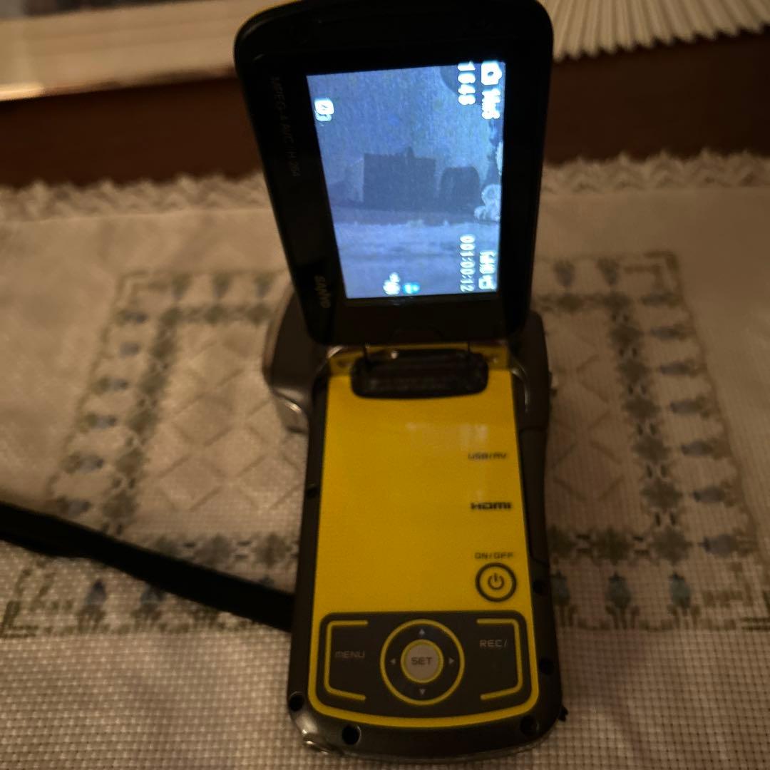 SANYO Xacti フルHD ビデオカメライエロー 防水