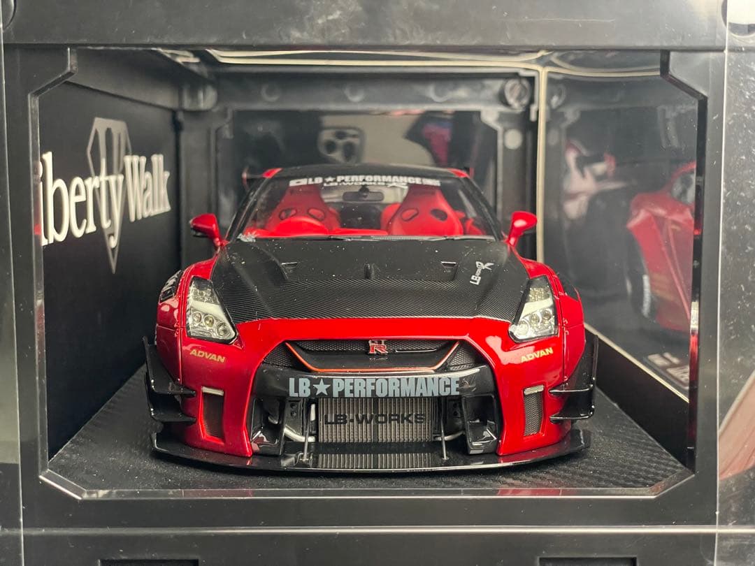 イグニッションモデル 1/18 LB R35 Red