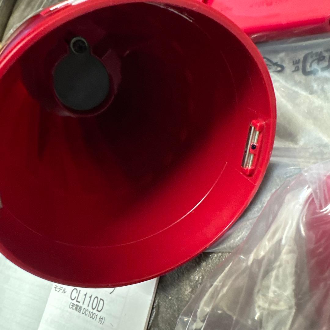 マキタ　充電式クリーナー　CL110DWR 10.8v