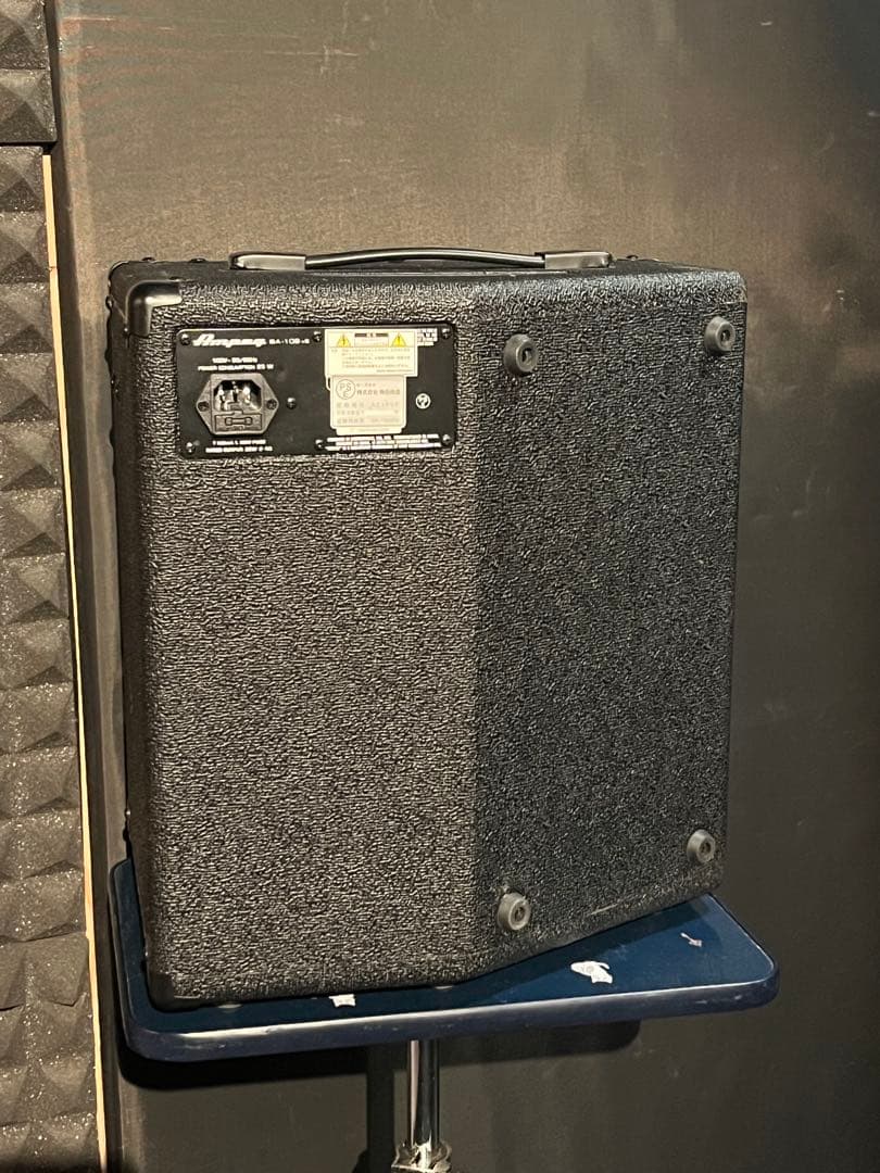アンペグ Ampeg BA-108 スイッチにガリあり。