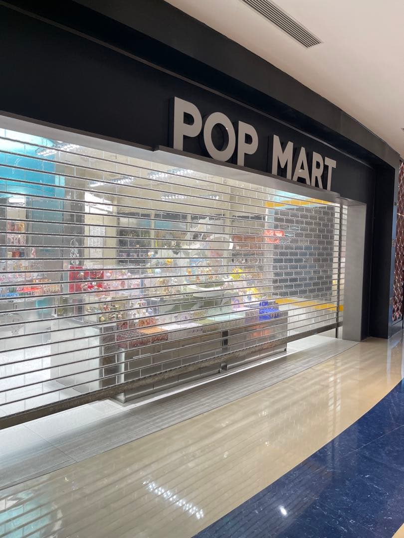 限定 POPMART LABUBU × ONE PIECE アソートボックス