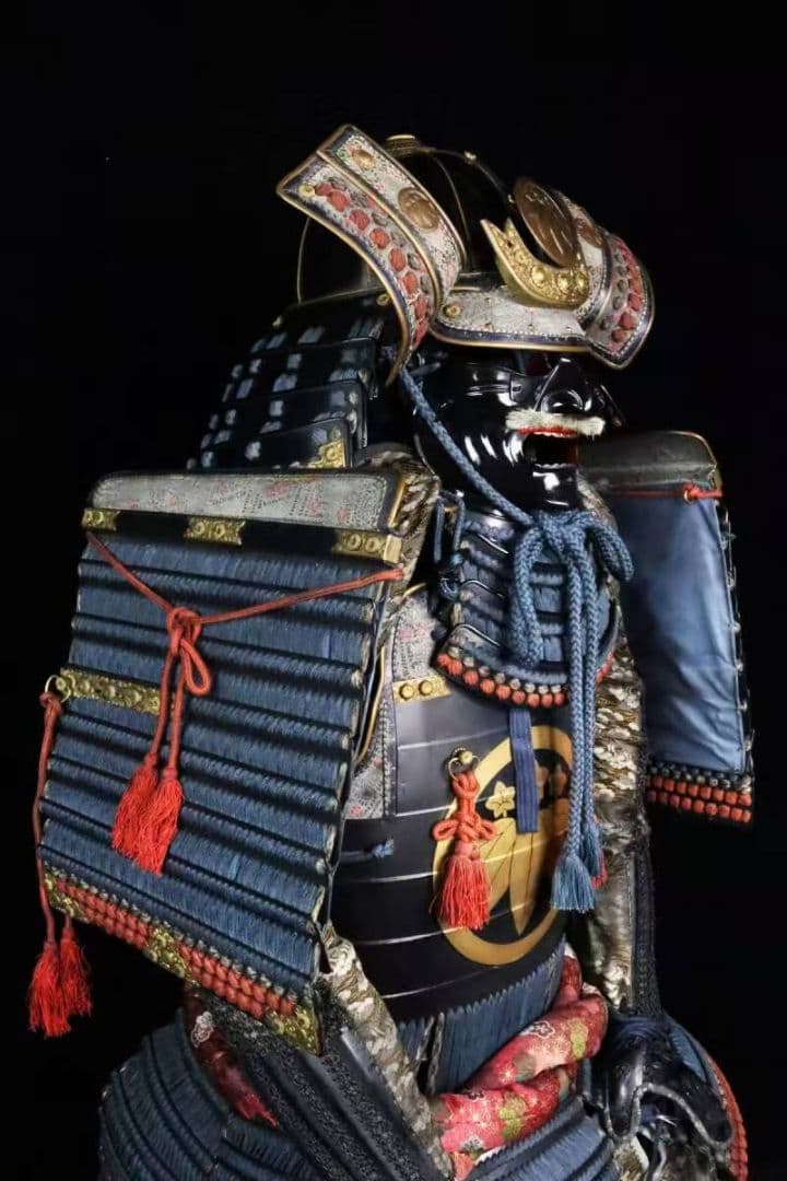 豪商旧家蔵出 五三桐家紋入大鎧 時代甲冑 二枚胴具足 大袖大身鎧 前立 陣羽織