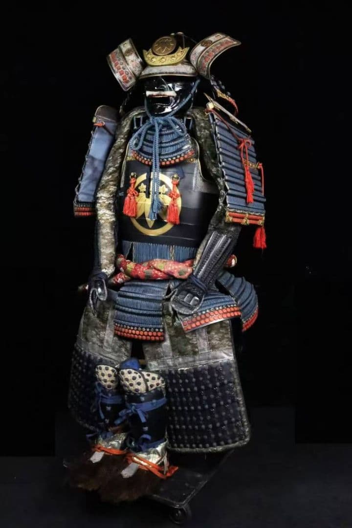 豪商旧家蔵出 五三桐家紋入大鎧 時代甲冑 二枚胴具足 大袖大身鎧 前立 陣羽織