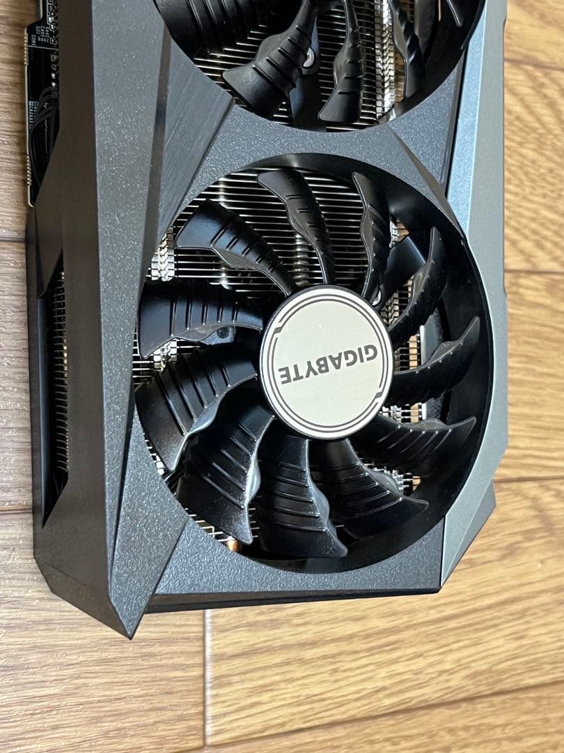 GIGABYTE RTX 3070 グラフィックボード
