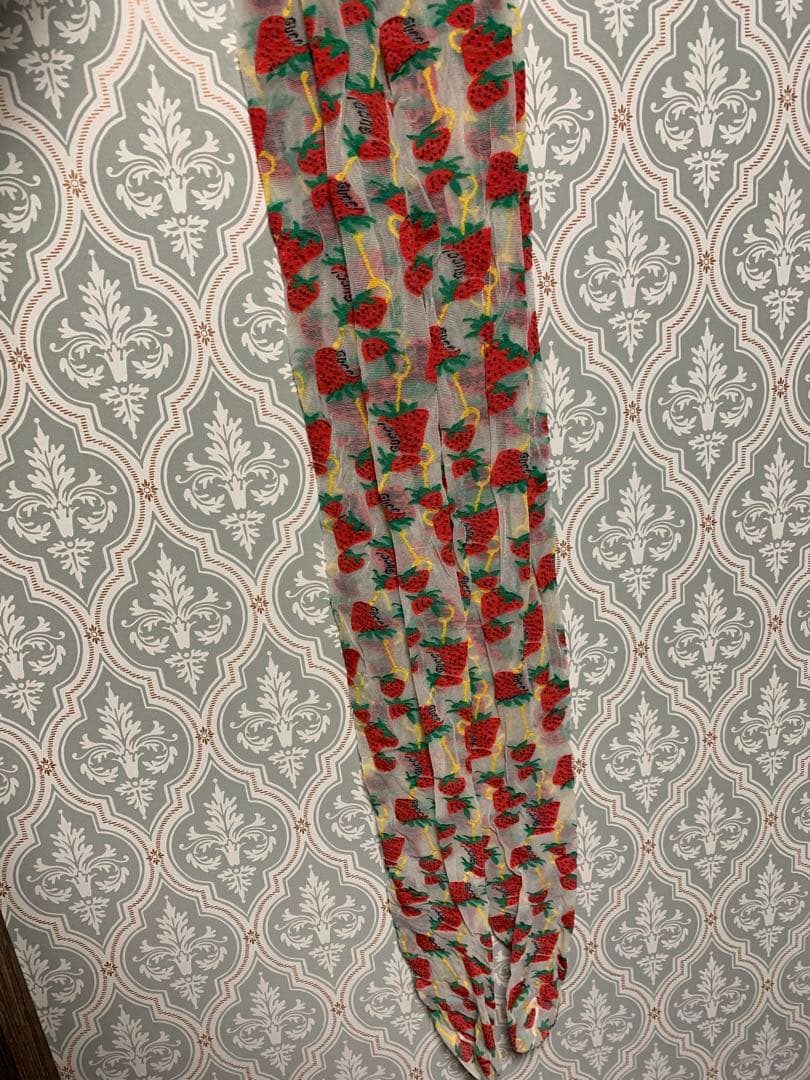 期間限定お値下げ！正規品　新品　未使用　グッチ　ストロベリー　いちご　タイツ