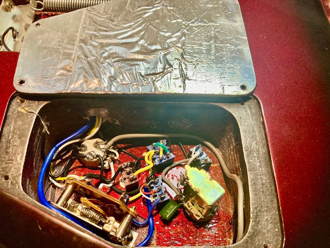 ☆高貴なダークレッド　新機能満載Aria Pro II ST