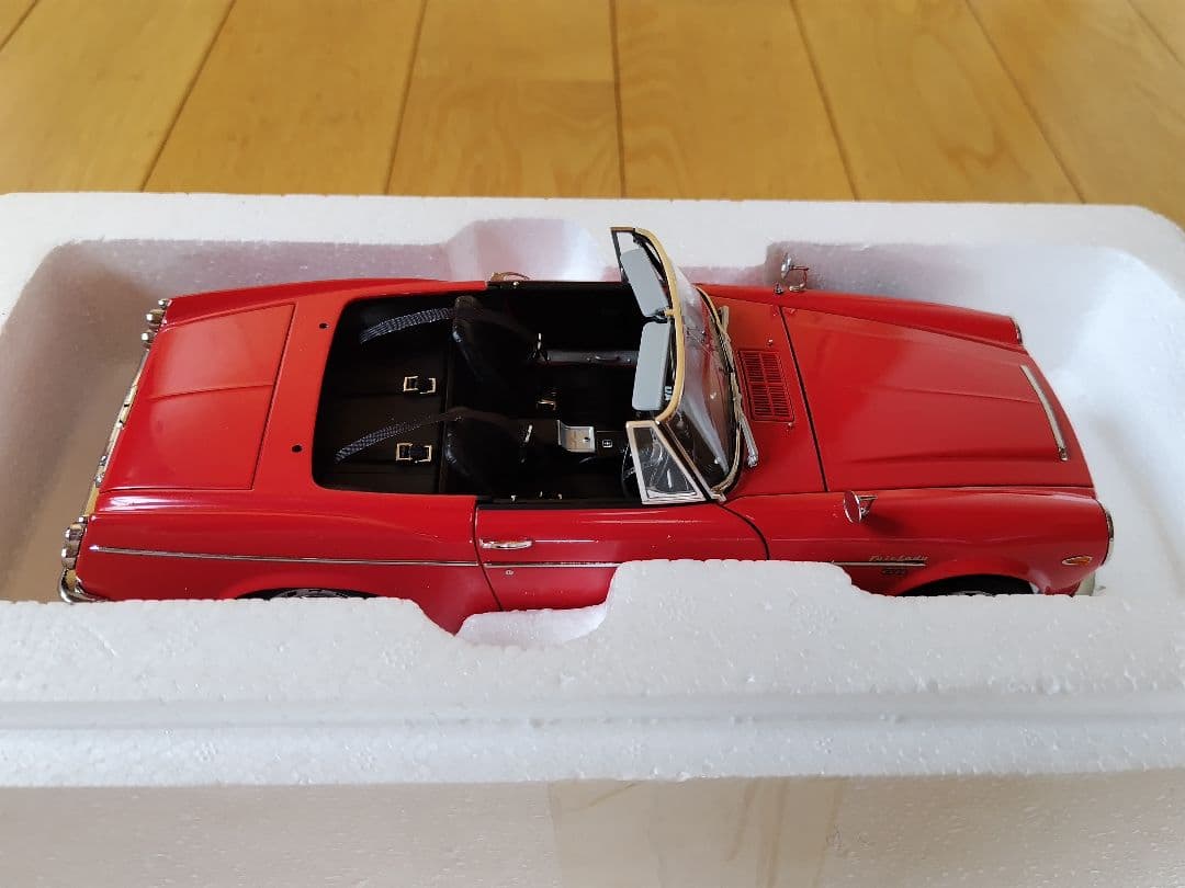 オートアート 1/18「DATSUN FAIRLADY 2000」