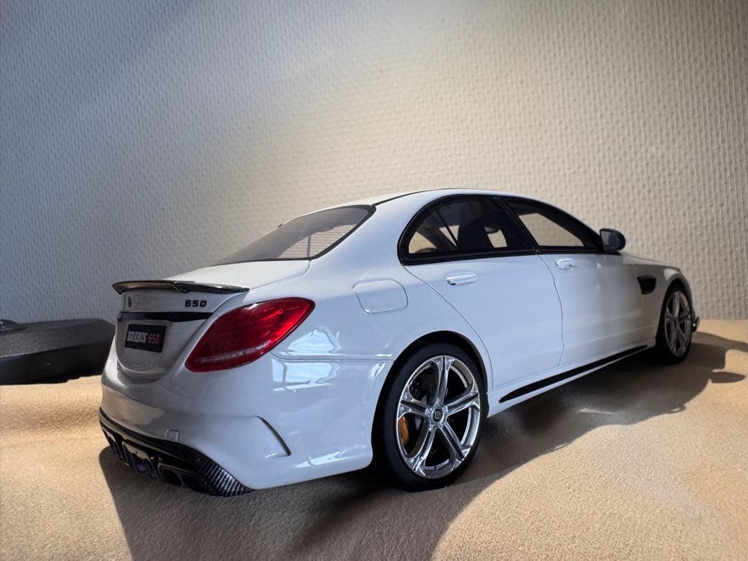 BRABUS 650 Cクラス ミニカー 1/18ホワイト