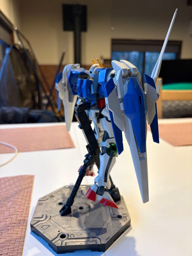 ガンプラ　ガンダム00 完成品