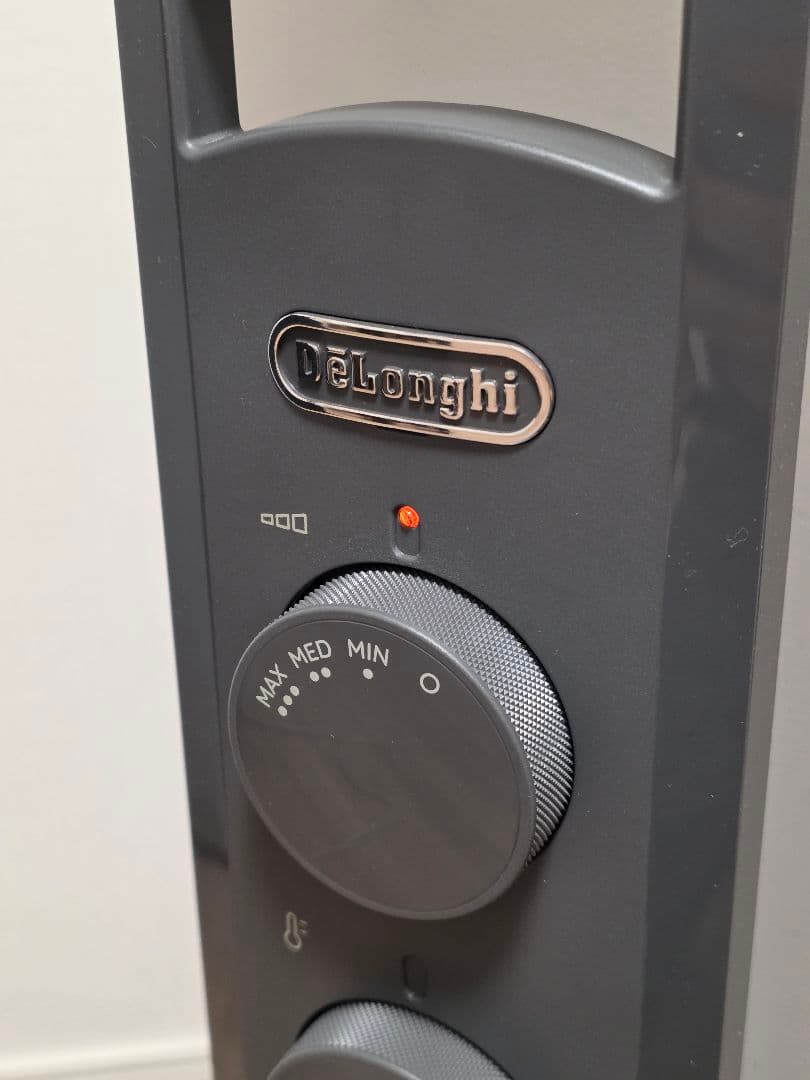 デロンギ ヴェルティカルド オイルヒーター RHJ21FO812-GY