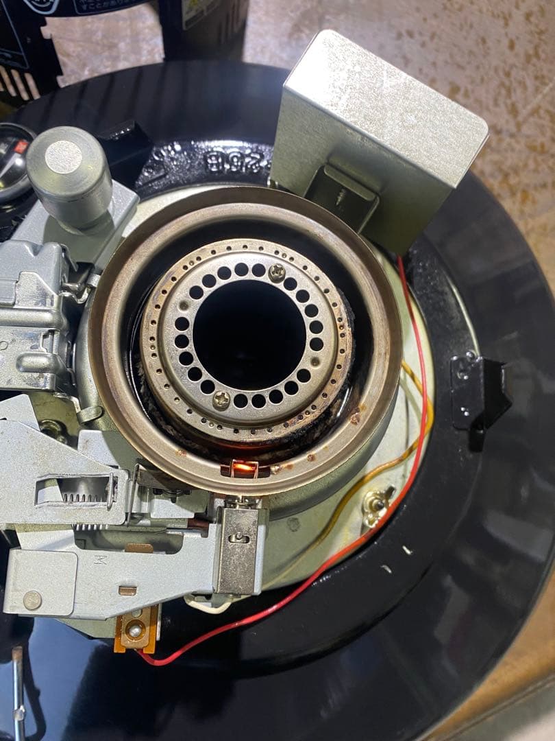 トヨトミ 自然換気オープン灯油ストーブ RB25B【灯油送料無料】