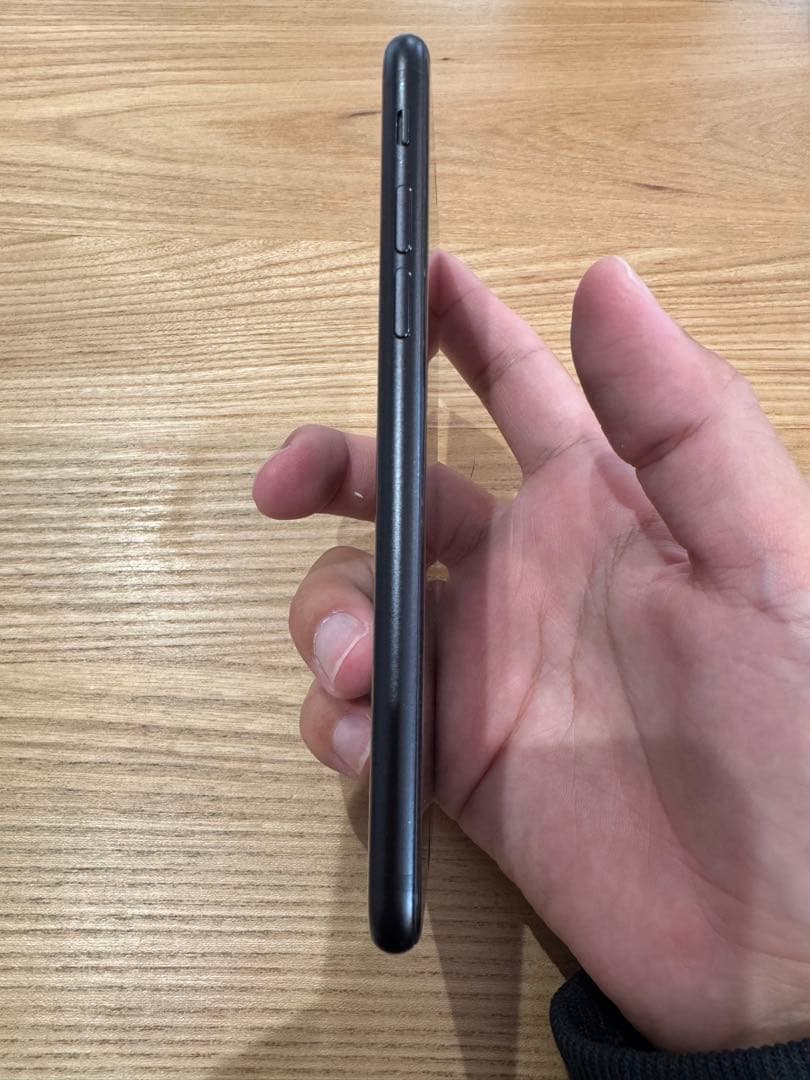 iPhoneSE2 シンガポール版（技適あり） 256GB