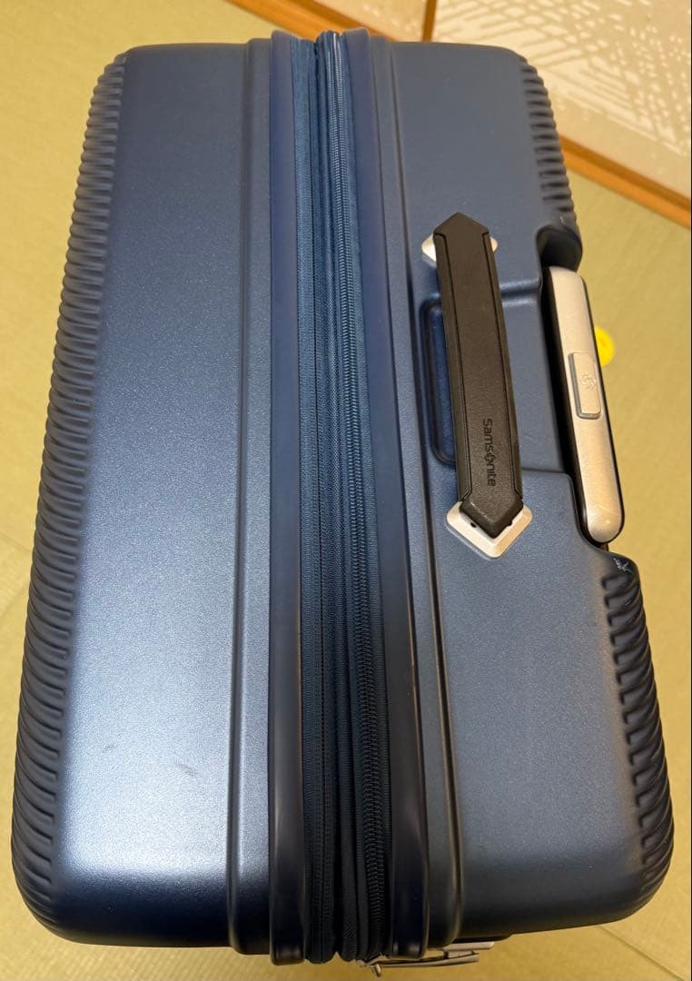 サムソナイト・ヴォラント　スピナー75 エキスパンダブル　ネイビー