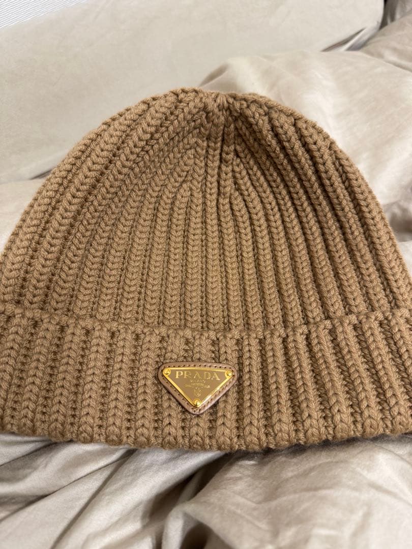 最終値下げ‼︎ PRADA プラダ　ニット帽　ゴールド金具