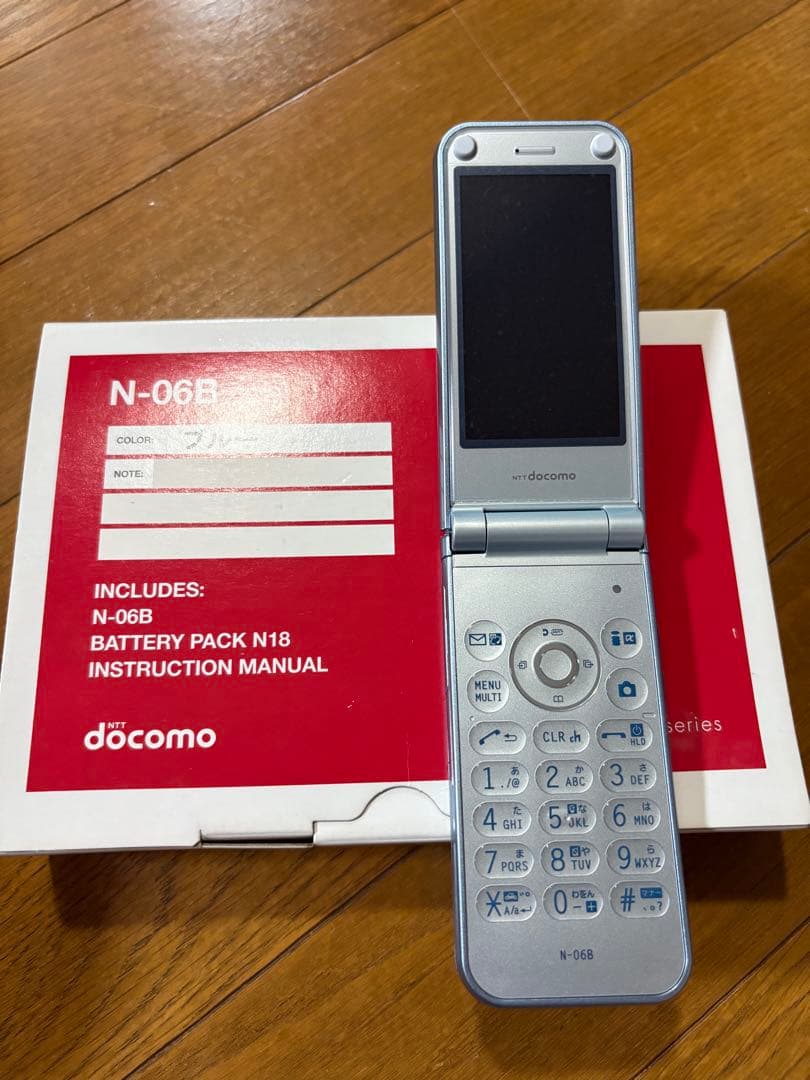 【未使用/新品】ガラケー　docomo N-06B ブルー 本体、卓上ホルダー
