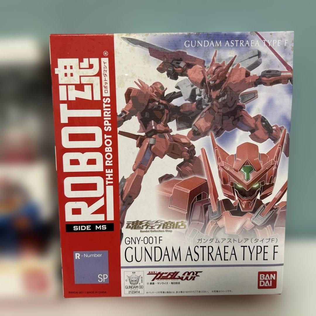 t893 ROBOT魂 RX-78-2 ガンダム & アストレアTYPE F