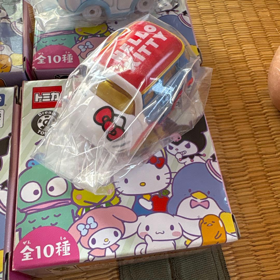 ✨新品✨ドリームトミカ　TOMICA TUNESサンリオキャラクターズ