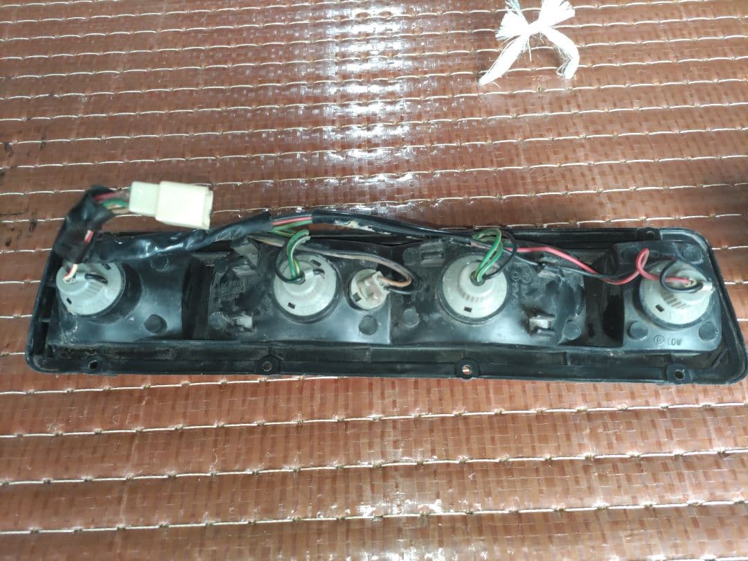 48年式日産サニーKB210 GX用テールランプ 左右セット