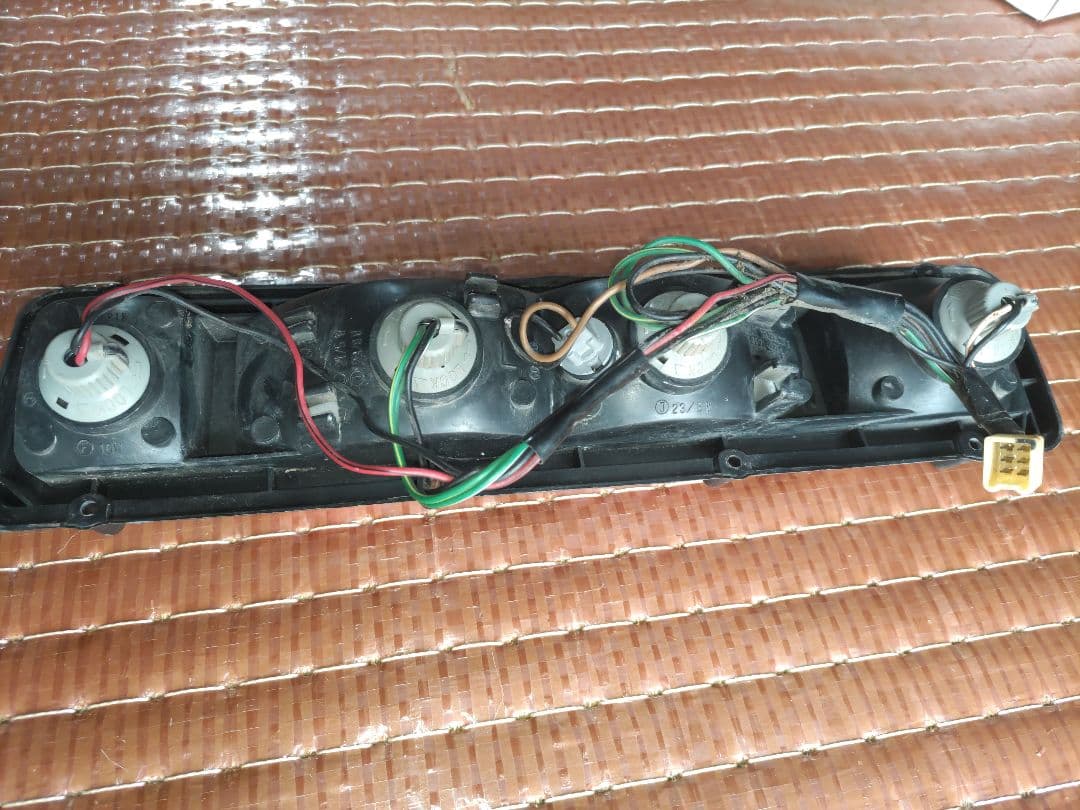 48年式日産サニーKB210 GX用テールランプ 左右セット