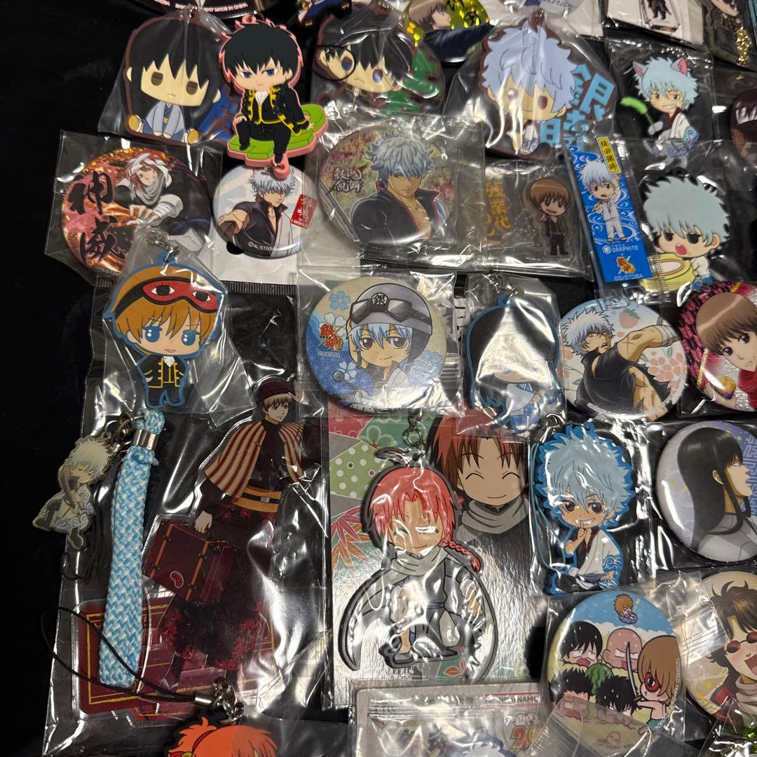 銀魂　缶バッジ　ラバーストラップ　アクリルスタンド等　約130大量まとめ売り