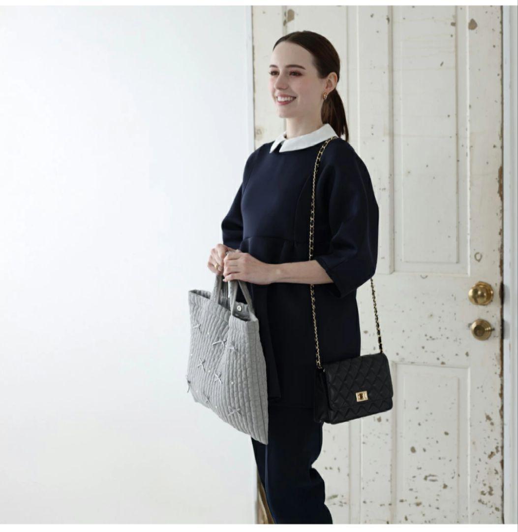 完売品　東京百花　キルティングチェーンショルダーバッグ ブラック×ゴールド