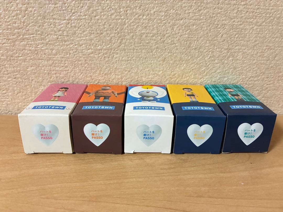 トヨタ　ドラえもん　ノア NOAH プルバックミニカー　パッソ　PASSO