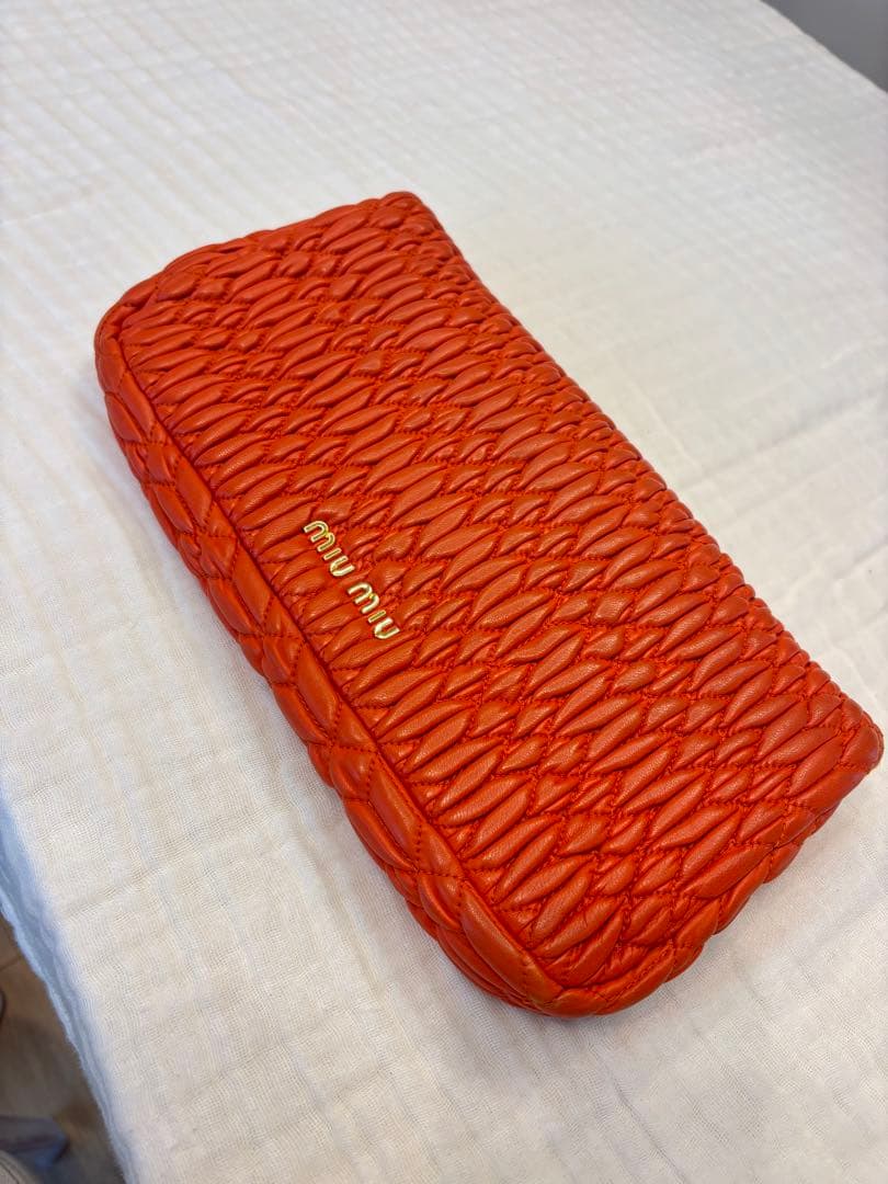 miumiu クラッチバック　早い者勝ち！