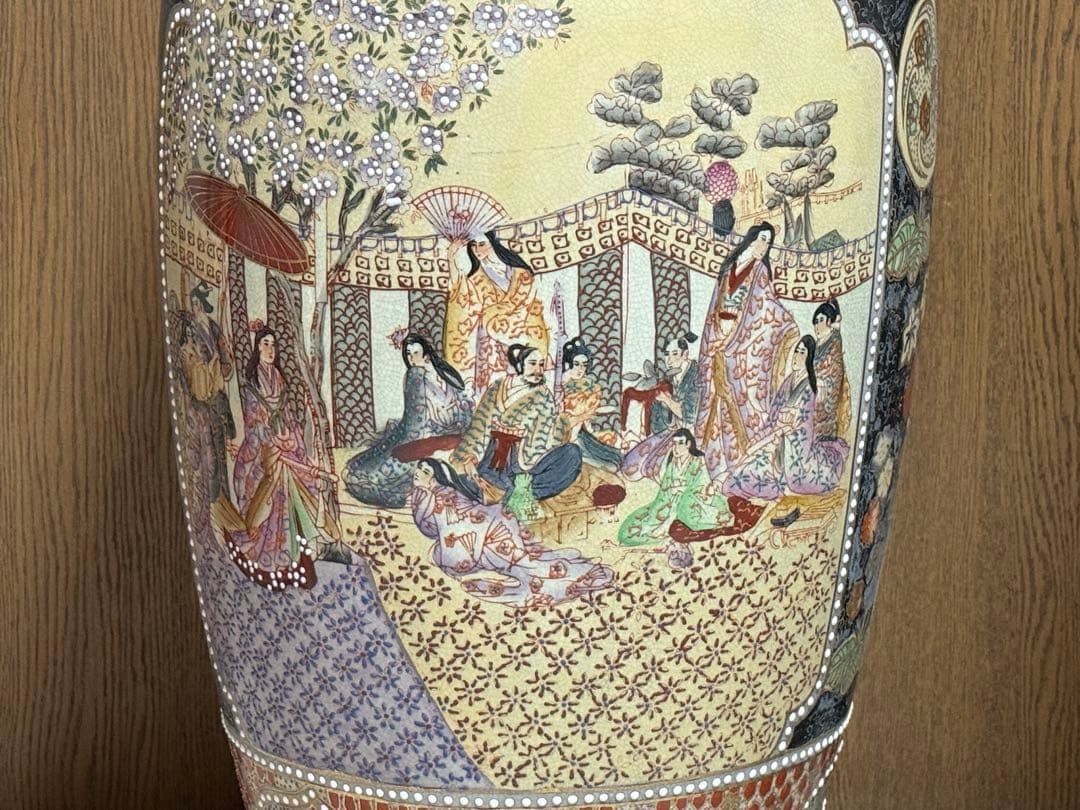 薩摩焼　金彩人物紋大瓶　特大　送料込み250527